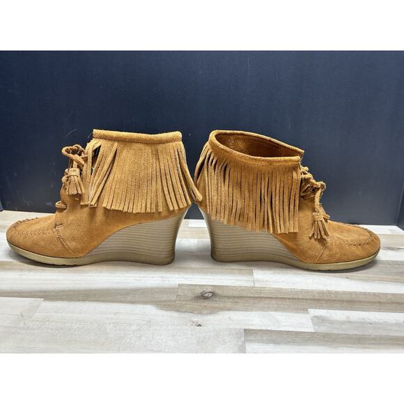 Minnetonka Fringe Wedge Boots 7.5 Tan Suede Boho Festival Retro Western Y2K - Picture 7 of 11